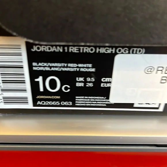 Nike Jordan1 Retro High OG black/ varsity red / white sneakers 10C pre owned